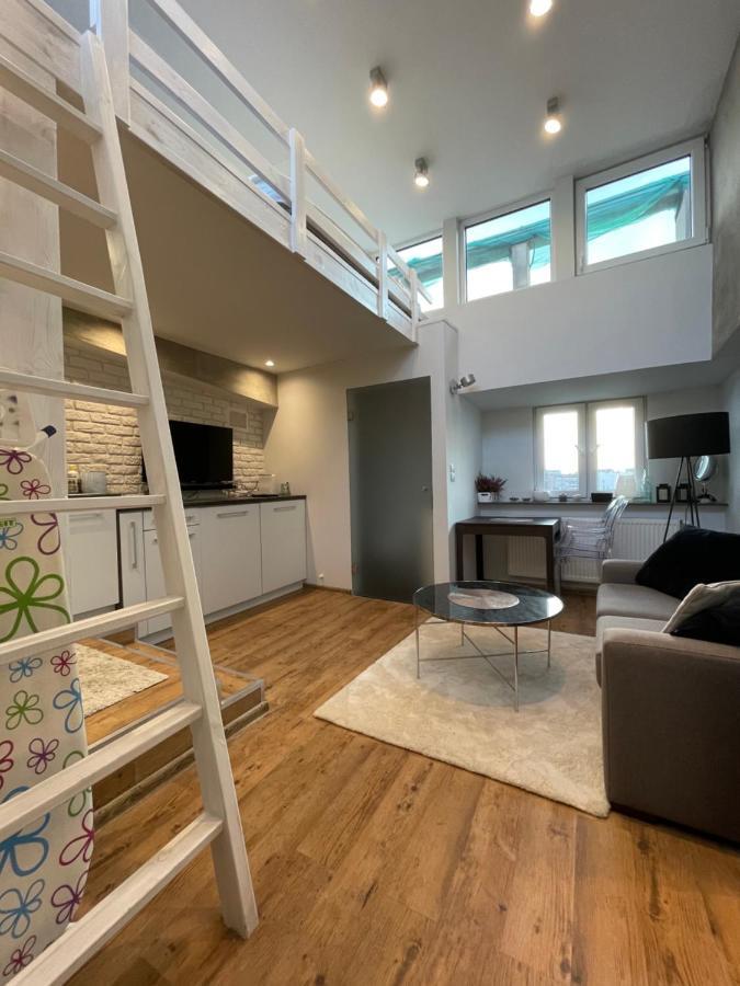 Warynskiego 9 - Piekna Panorama Miasta - Smart Tv 42 Cale - Wifi - Ekspres Kapsulkowy - W Pelni Wyposazona Kuchnia